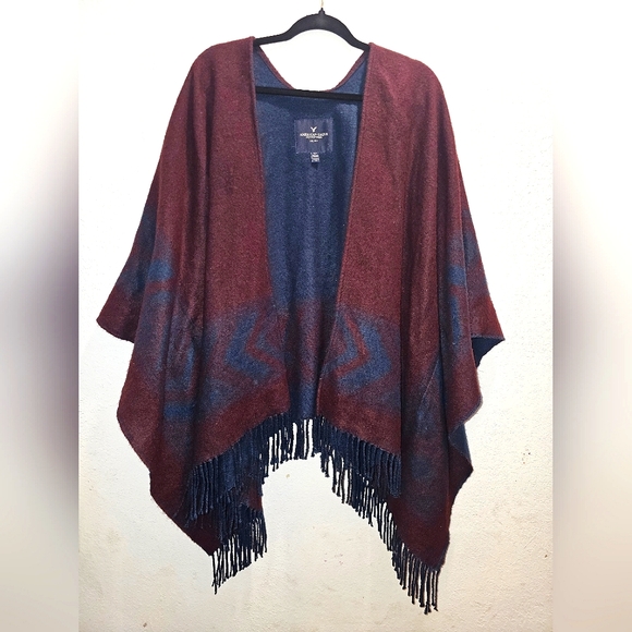 American Eagle Outfitters Sweaters - American Eagle cardigan/ shaw